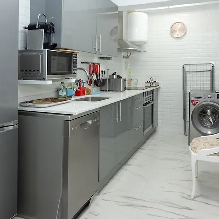 Primera Linea Playa Y Feria Ninos * 데니아